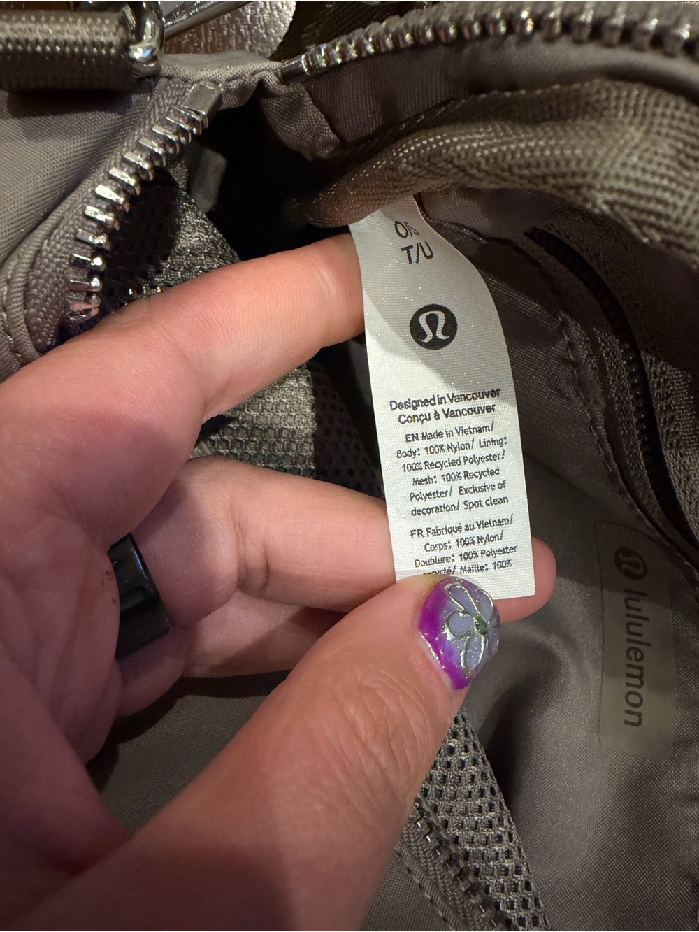 Like new lululemon athletica Crossbody Bag in Taupe - Picture 6 of 10
